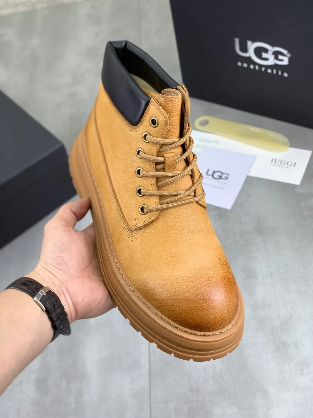 Men's men's shoes 💰P660 New arrival 🆕🆕🆕 IUGGI Men's British retro Martin boots Winter new men's outdoor hiking boots First layer of cowhide on the outside and wool on the inside Comfortable and warm Rubber sole sole Non-slip and firm Trendy and fashionable Casual and versatile Size: 38-44 (45 customized) Color: three colors